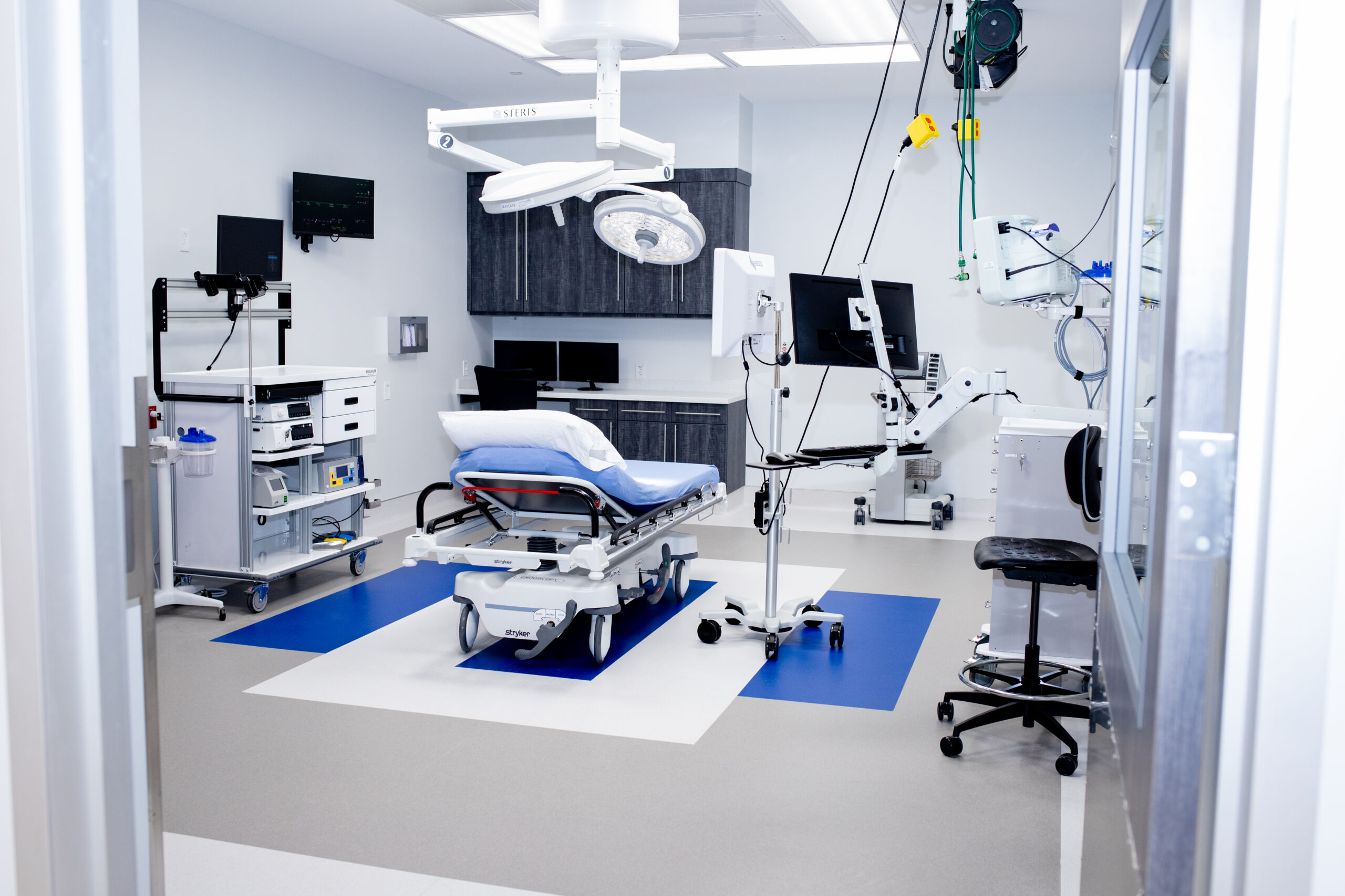 Procedure room inside a Borland Groover ambulatory surgery center