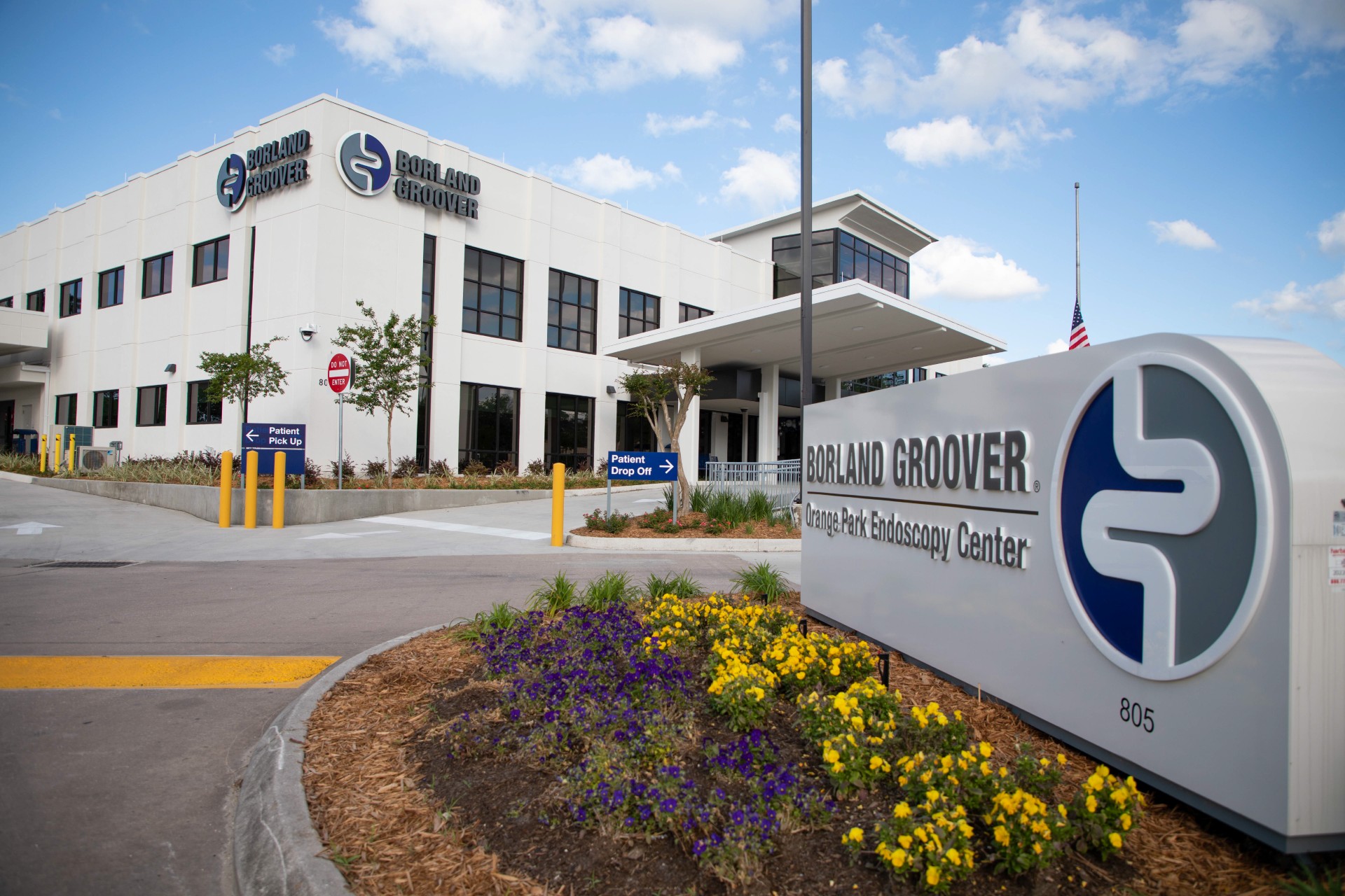 Exterior view of the Orange Park Endoscopy Center